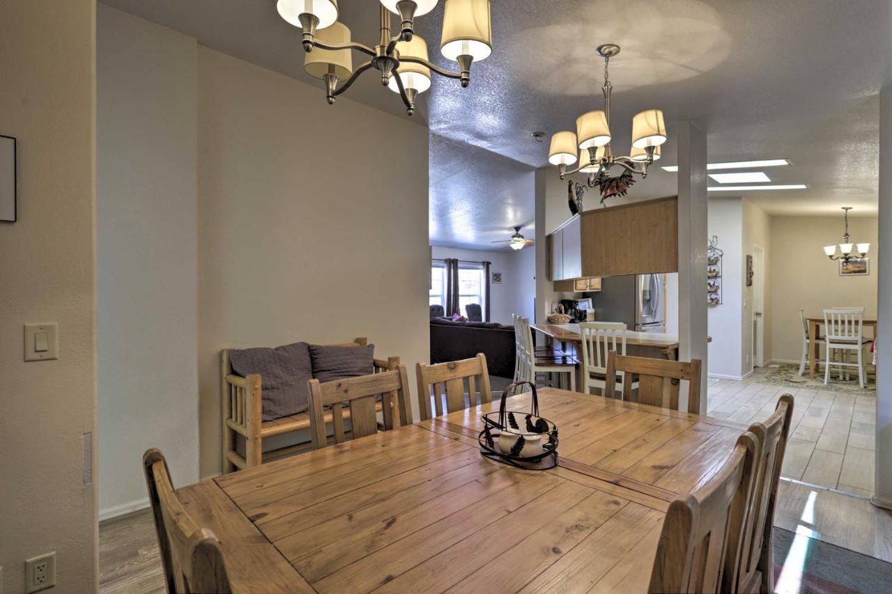 Rustic Retreat Moab Townhome With Grill And Fire Pit Esterno foto